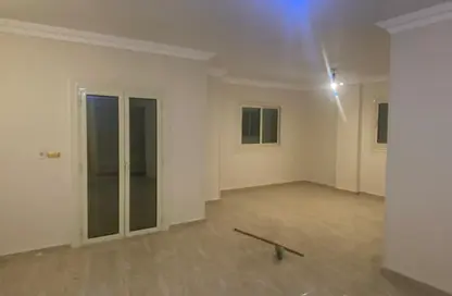 Apartment - 3 Bedrooms - 3 Bathrooms for rent in El Narges Buildings - Al Narges - New Cairo City - Cairo