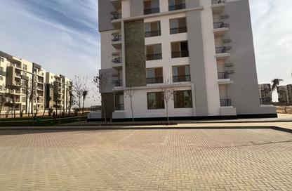 Apartment - 3 Bedrooms - 3 Bathrooms for sale in Village West - Sheikh Zayed Compounds - Sheikh Zayed City - Giza