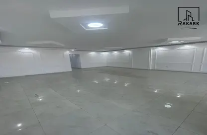 Office Space - Studio - 3 Bathrooms for rent in Ismailia Desert Road - El Nozha El Gadida - El Nozha - Cairo
