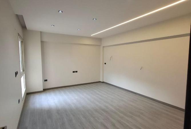 8212966 - Property Main Image