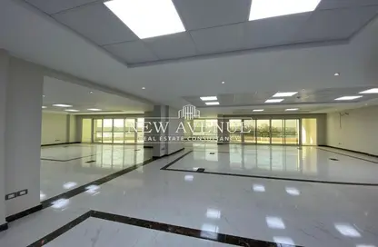 Office Space - Studio - 3 Bathrooms for rent in Cornish El Nile St. - Maadi - Hay El Maadi - Cairo