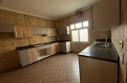 Apartment - 3 Bedrooms - 2 Bathrooms for rent in Area G - Ganoob El Acadimia - New Cairo City - Cairo