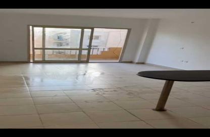 Apartment - 2 Bedrooms - 1 Bathroom for sale in Al Mostakbal - 12th District - Sheikh Zayed City - Giza
