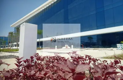 Office Space - Studio - 4 Bathrooms for sale in Smart Village - Cairo Alexandria Desert Road - 6 October City - Giza