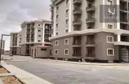 Apartment - 3 Bedrooms - 2 Bathrooms for sale in Yellow Residence - New Cairo City - Cairo