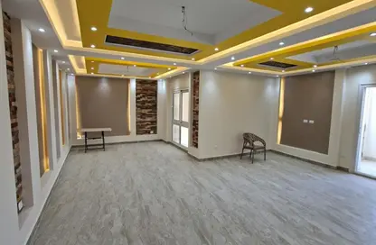 Apartment - 3 Bedrooms - 2 Bathrooms for rent in Garden Residence - Hyde Park - New Cairo City - Cairo