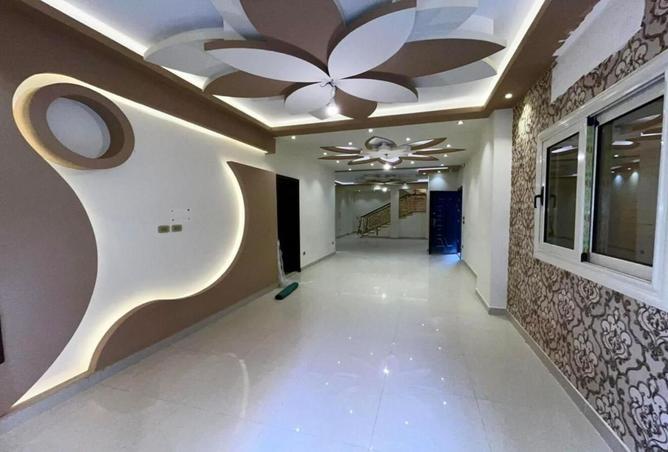 8180895 - Property Image 2