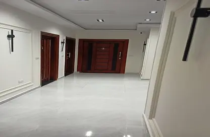 Apartment - Studio - 1 Bathroom for rent in Fifth Square - The 5th Settlement - New Cairo City - Cairo