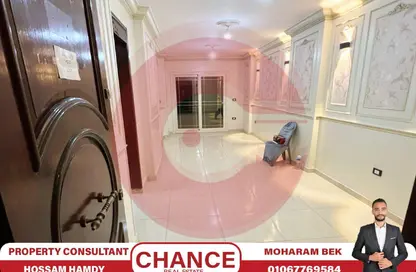Apartment - 3 Bedrooms - 1 Bathroom for sale in Moharam Bek St. - Moharam Bek - Hay Wasat - Alexandria