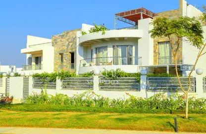 فيلا - 4 غرف نوم - 5 حمامات للبيع في كليوباترا سكوير - محور 26 يوليو - مدينة 6 أكتوبر - الجيزة