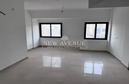Penthouse - 3 Bedrooms - 1 Bathroom for sale in Villa Square - Fifth Square - The 5th Settlement - New Cairo City - Cairo