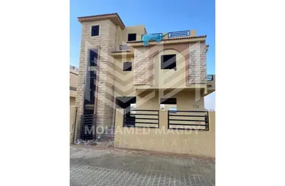 Villa - 4 Bedrooms - 3 Bathrooms for sale in Green Plaza 1 - New Zayed City - Sheikh Zayed City - Giza