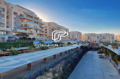 Apartment - 2 Bedrooms - 3 Bathrooms for sale in Mountain View iCity - 5th Settlement Compounds - The 5th Settlement - New Cairo City - Cairo