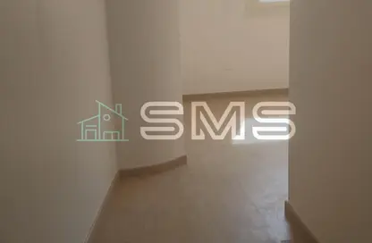 شقة - 3 غرف نوم - 2 حمامات للايجار في شارع الجزيرة - المستثمرين الجنوبية - مدينة القاهرة الجديدة - القاهرة