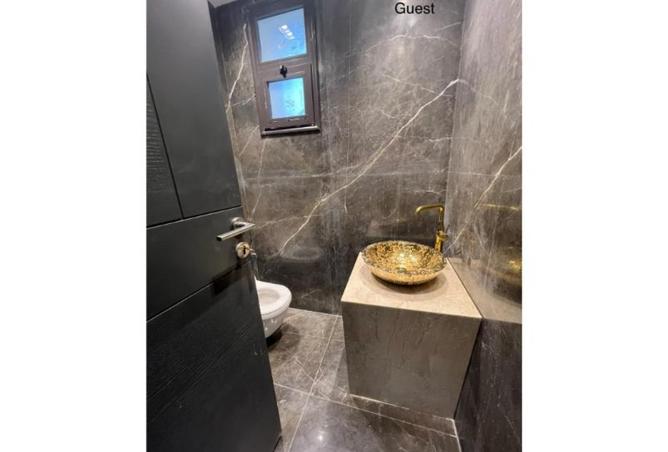 8432300 - Property Image 3