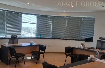 طابق كامل - استوديو - 4 حمامات للايجار في شارع ال ٩٠ الجنوبي - شارع التسعين الجنوبي - التجمع الخامس - مدينة القاهرة الجديدة - القاهرة