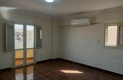 شقة - 3 غرف نوم - 2 حمامات للبيع في الحي الحادي عشر - الشيخ زايد - الجيزة