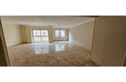 Apartment - 3 Bedrooms - 2 Bathrooms for sale in Tanfez Al Ahkam St. - Zahraa El Maadi - Hay El Maadi - Cairo