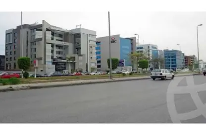 محل تجاري - استوديو للايجار في شارع التسعين الشمالي - التجمع الخامس - مدينة القاهرة الجديدة - القاهرة