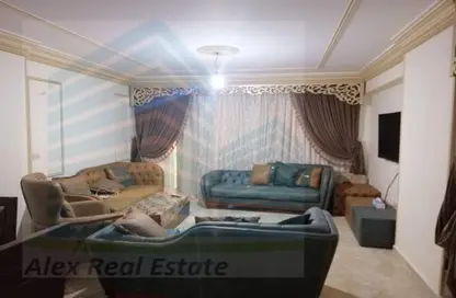 Apartment - 3 Bedrooms - 2 Bathrooms for rent in Al Safa St. - Smouha - Hay Sharq - Alexandria