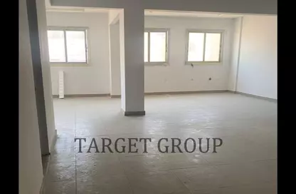 Medical Facility - Studio - 2 Bathrooms for rent in The Industrial Zone - 5th Settlement Compounds - The 5th Settlement - New Cairo City - Cairo