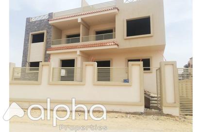 Villa - 7+ Bedrooms - 6 Bathrooms for sale in 9th District - Sheikh Zayed City - Giza
