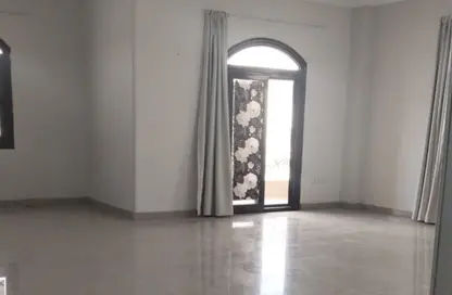 شقة - 3 غرف نوم - 3 حمامات للايجار في شارع سليمان الحلبي - البنفسج 11 - البنفسج - مدينة القاهرة الجديدة - القاهرة