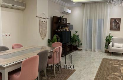 Apartment - 3 Bedrooms - 3 Bathrooms for sale in 3rd District East - Shorouk City - Cairo