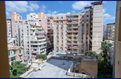 شقة - 3 غرف نوم - 2 حمامات للبيع في شارع مصطفي فهمي - جليم - حي شرق - الاسكندرية