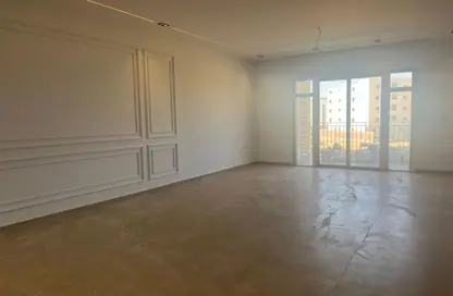 شقة - 2 غرف نوم - 3 حمامات للايجار في أكتوبر بلازا - كمبوندات 6 أكتوبر - مدينة 6 أكتوبر - الجيزة