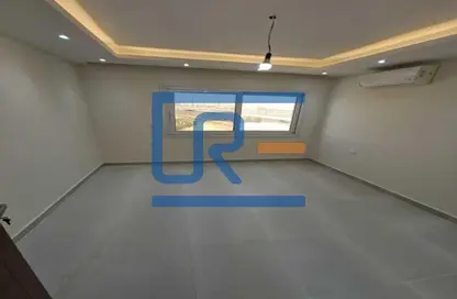 Apartment - 3 Bedrooms - 2 Bathrooms for rent in Hyde Park Central - The 6th Settlement - New Cairo City - Cairo