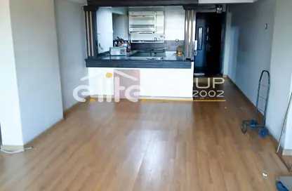 شقة - 3 غرف نوم - 2 حمامات للبيع في محرم بك - حي وسط - الاسكندرية