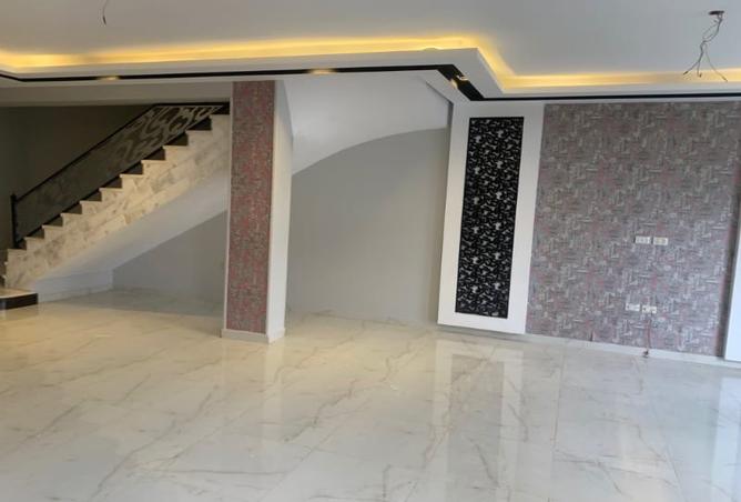 8353346 - Property Image 2