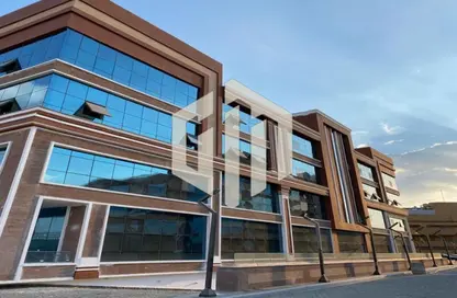 Shop - Studio - 5 Bathrooms for rent in V90 - North Teseen St. - The 5th Settlement - New Cairo City - Cairo