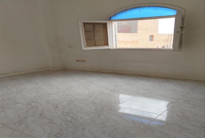 8323601 - Property Image 2