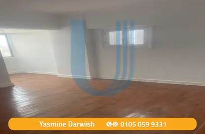 Apartment - 2 Bedrooms - 1 Bathroom for sale in Mohamed Fawzy Moaz St. - Smouha - Hay Sharq - Alexandria