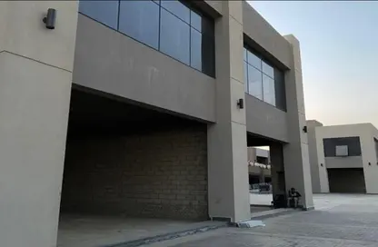 Retail - Studio for sale in Palm Hills Village Gate - South Investors Area - New Cairo City - Cairo