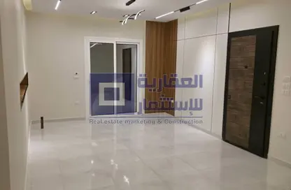 شقة - 3 غرف نوم - 2 حمامات للبيع في الحي الرابع - مدينة 6 أكتوبر - الجيزة