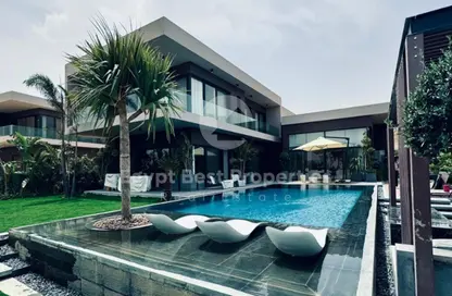 Villa - 5 Bedrooms - 7 Bathrooms for sale in Swan Lake West - 6 October Compounds - 6 October City - Giza