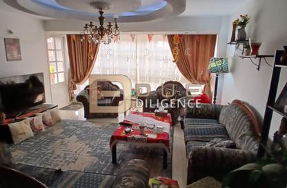 Apartment - 5 Bedrooms - 2 Bathrooms for sale in Ammar Ibn Yasser St. - El Hegaz Square - El Nozha - Cairo
