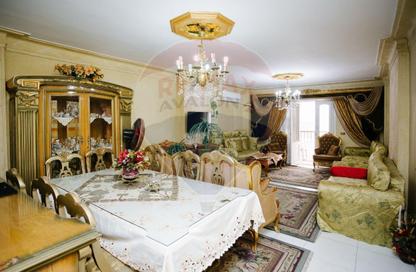 Apartment - 3 Bedrooms - 2 Bathrooms for sale in Abdelrahman Shokry St. - Bolkly - Hay Sharq - Alexandria