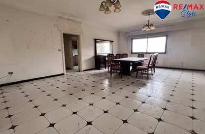 Apartment - 3 Bedrooms - 2 Bathrooms for sale in Nakhla El Motei St. - Triumph Square - El Nozha - Cairo