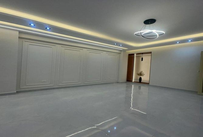 8390136 - Property Image 2