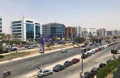محل تجاري - استوديو - 1 حمام للايجار في شارع التسعين الشمالي - التجمع الخامس - مدينة القاهرة الجديدة - القاهرة