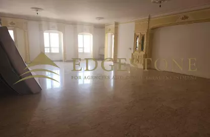 Apartment - 4 Bedrooms - 3 Bathrooms for rent in Al Merghany St. - Ard El Golf - Heliopolis - Masr El Gedida - Cairo