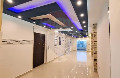 Apartment - 2 Bedrooms - 1 Bathroom for sale in Mahmoud Al Essawy St. - Miami - Hay Awal El Montazah - Alexandria