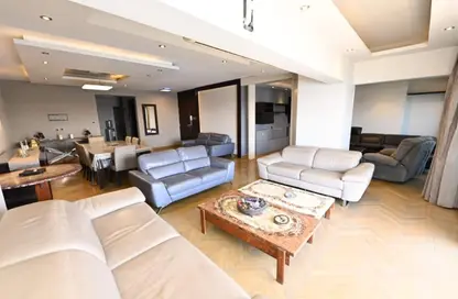 Apartment - 3 Bedrooms - 3 Bathrooms for sale in Nile St. - Dokki - Giza