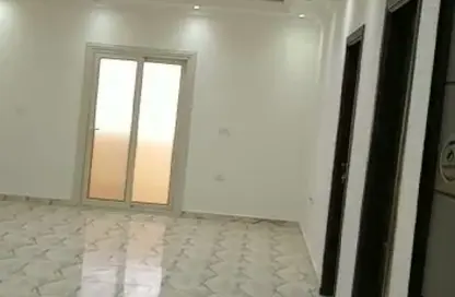 مساحات مكتبية - استوديو - 2 حمامات للايجار في شارع محمد رحيم - الياسمين 3 - الياسمين - مدينة القاهرة الجديدة - القاهرة