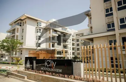 Apartment - 3 Bedrooms - 2 Bathrooms for sale in Mountain View iCity - 5th Settlement Compounds - The 5th Settlement - New Cairo City - Cairo
