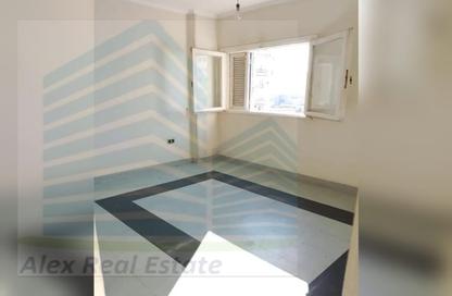 Apartment - 2 Bedrooms - 1 Bathroom for rent in Smouha Square - Smouha - Hay Sharq - Alexandria
